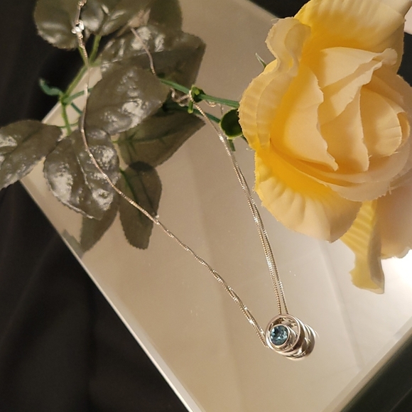 🎉HOST PICK🎉NEW CRYSTAL NECKLACE - Picture 2 of 5